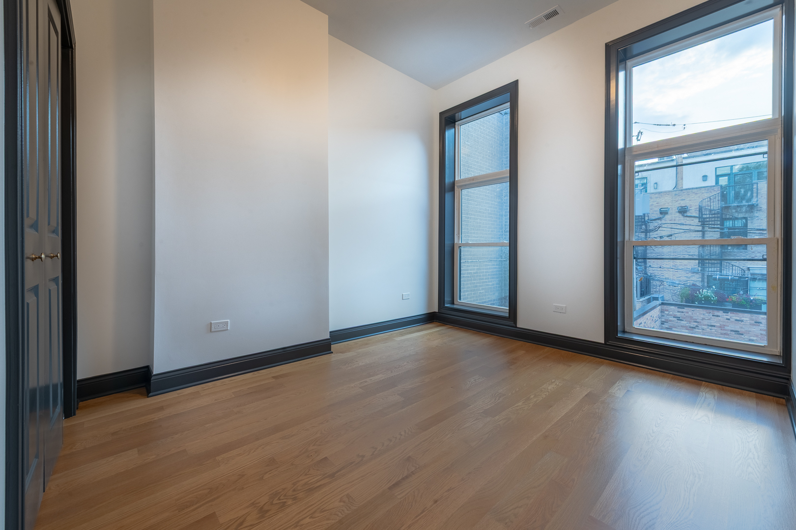 28 N Throop Street Unit: 2