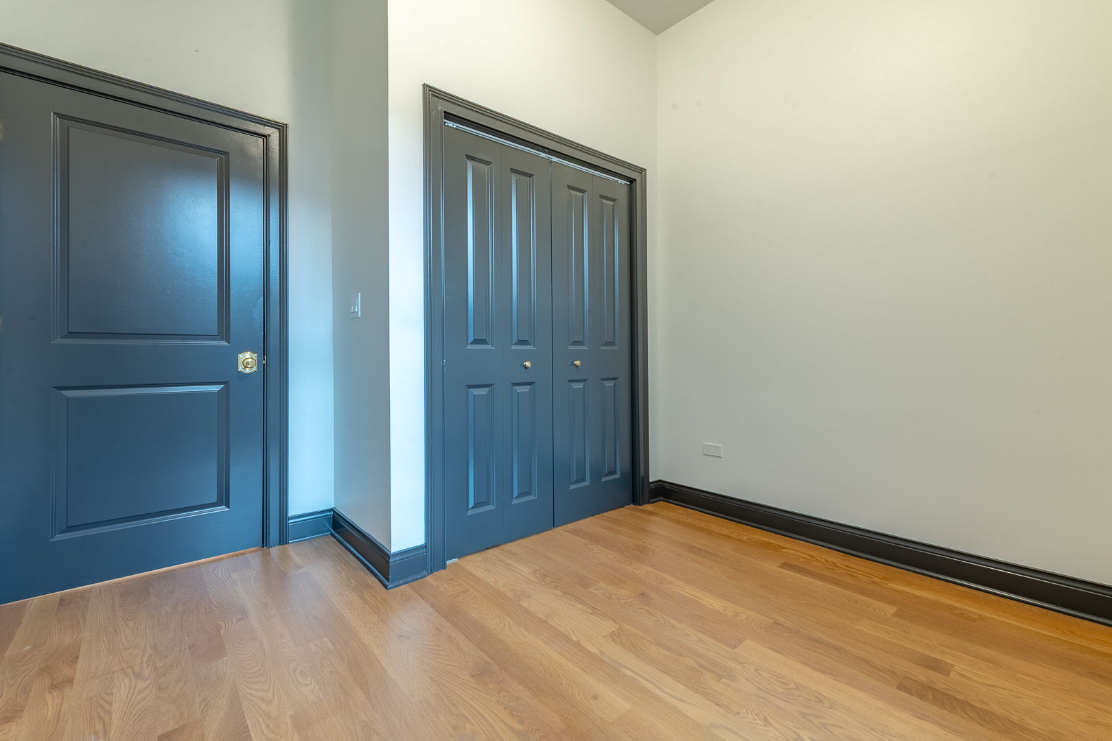 28 N Throop Street Unit: 2