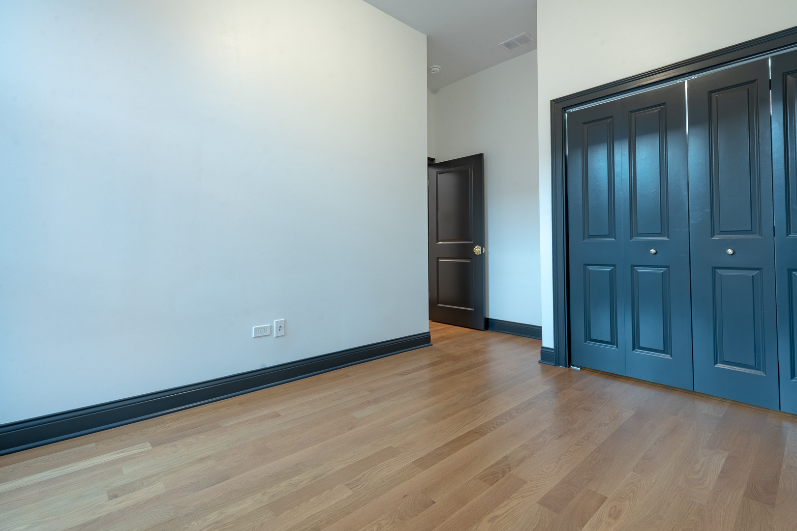 28 N Throop Street Unit: 2