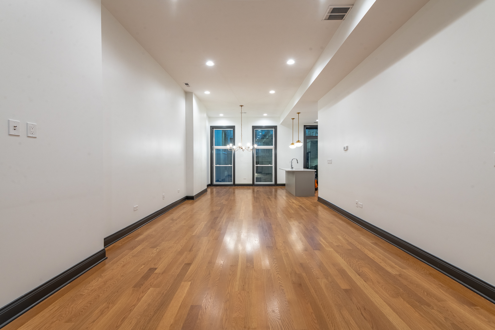 28 N Throop Street Unit: 2