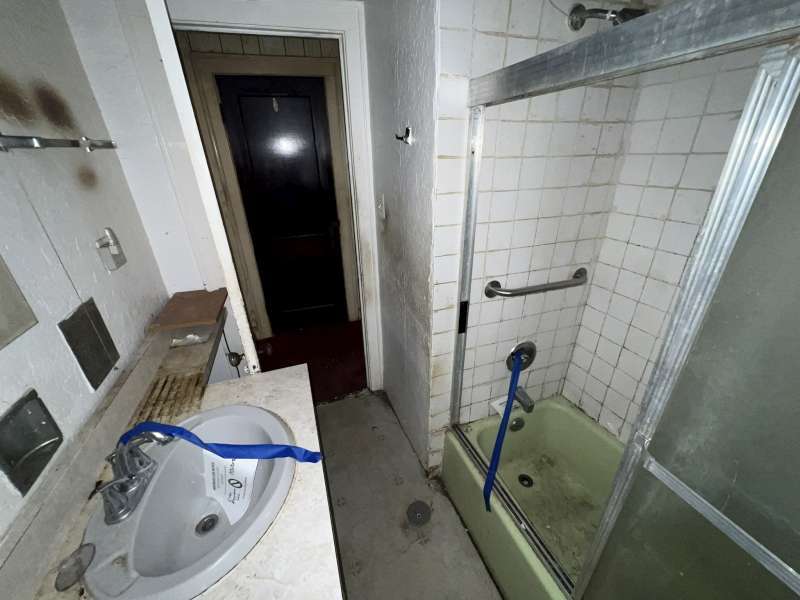 7022 S Kimbark Avenue