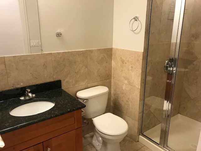 5663 W HIGGINS Avenue Unit: 3W