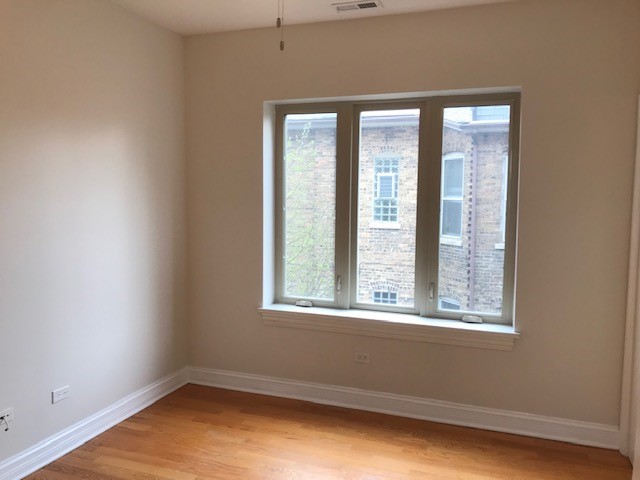 5663 W HIGGINS Avenue Unit: 3W