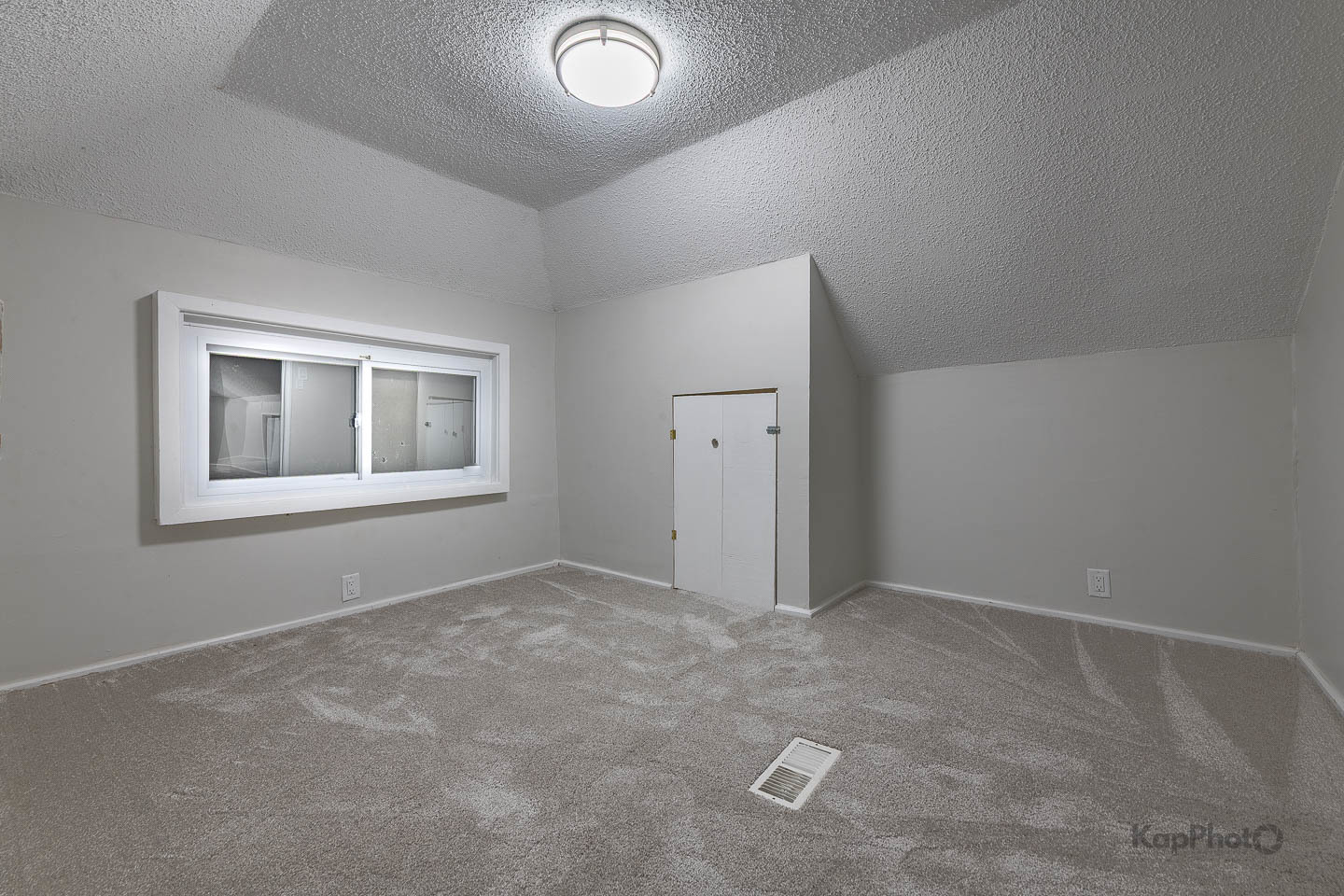 8105 S Princeton Avenue