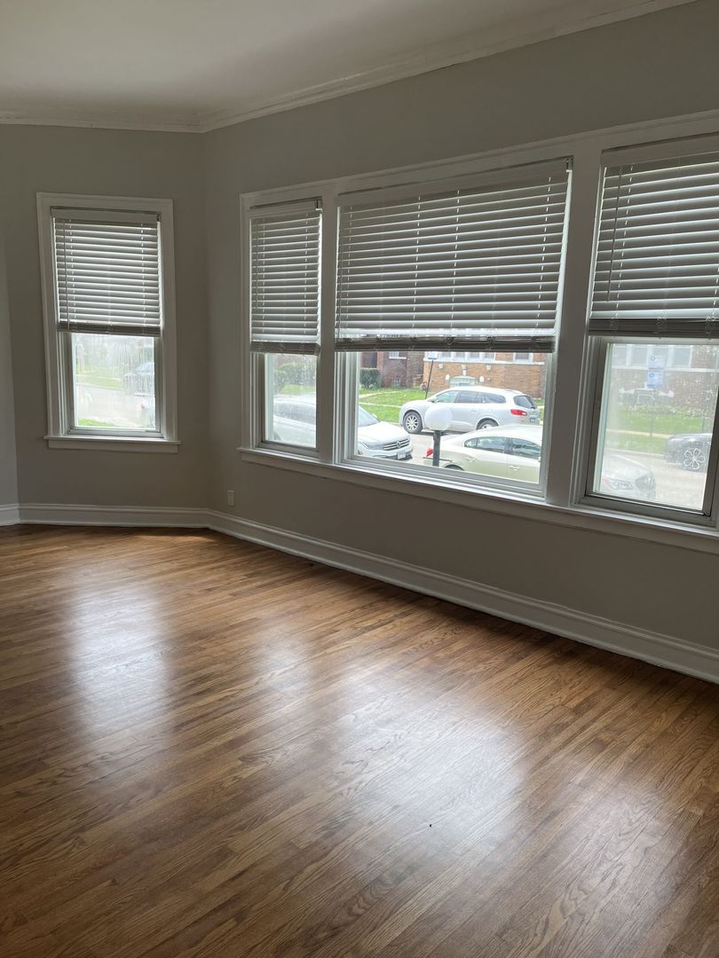 8105 S Princeton Avenue