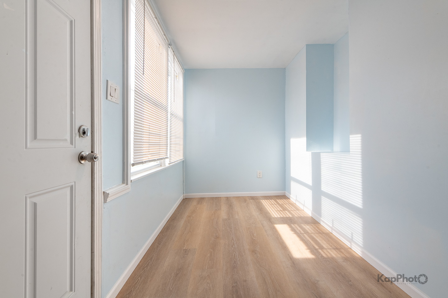 2821 S Emerald Avenue Unit: 1R