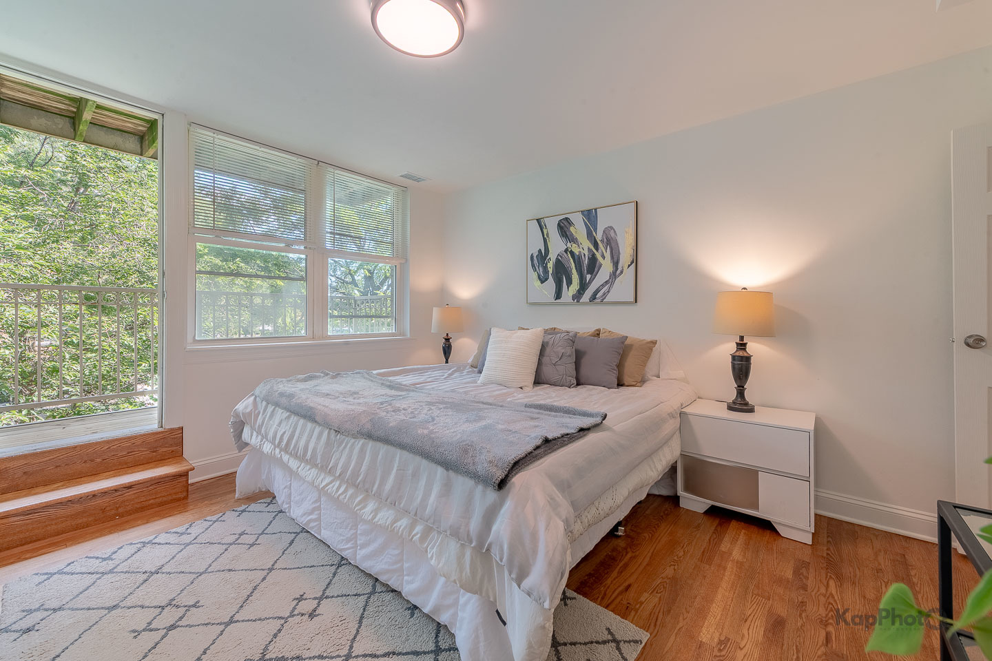 2501 W Touhy Avenue Unit: 201