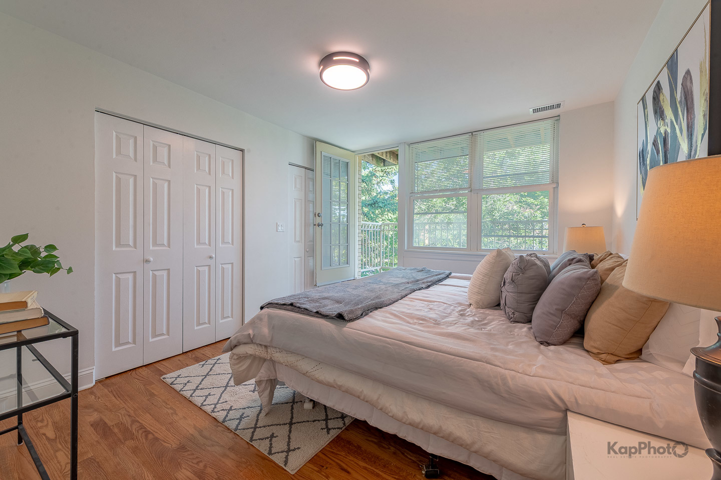 2501 W Touhy Avenue Unit: 201