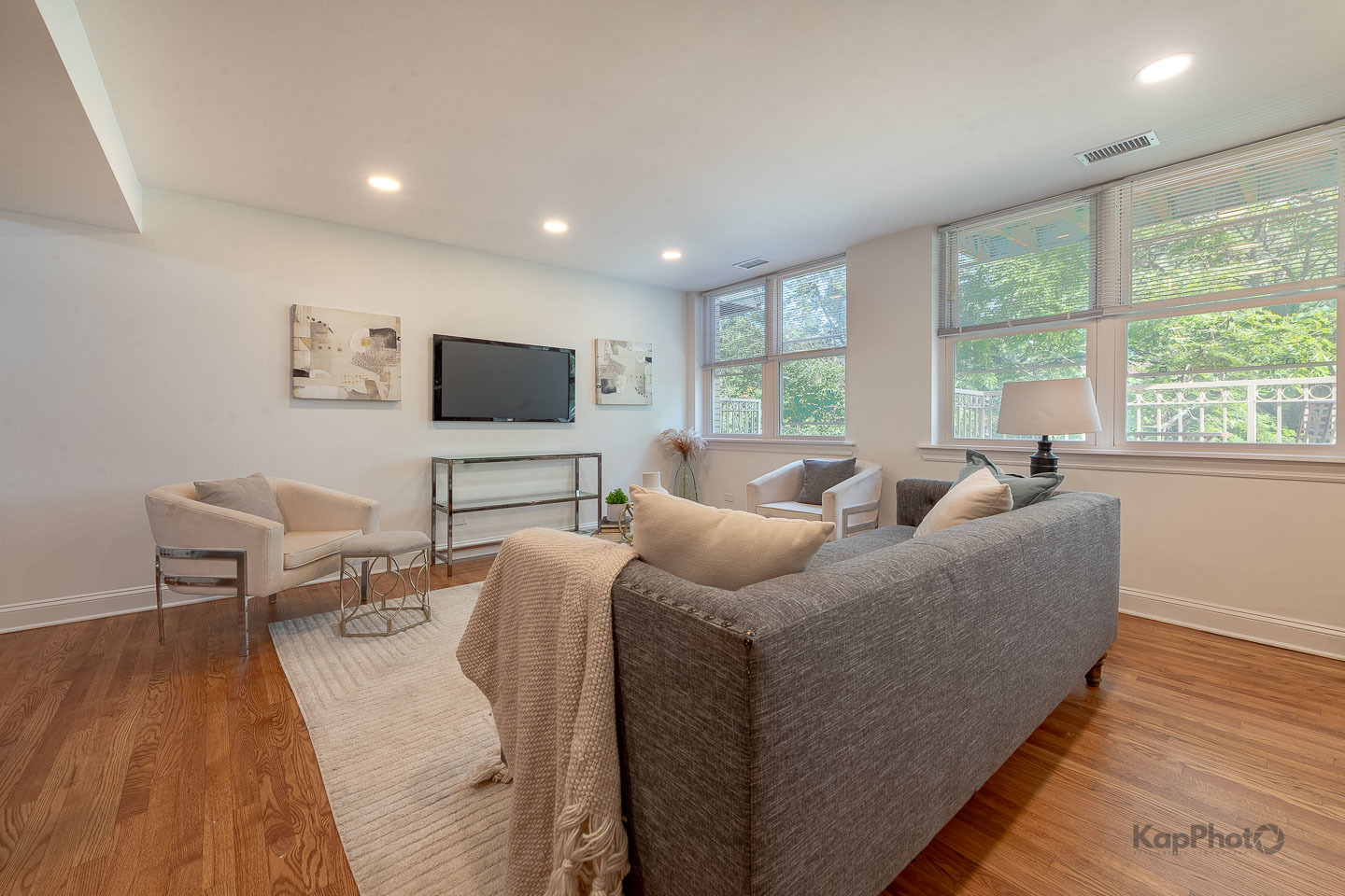 2501 W Touhy Avenue Unit: 201