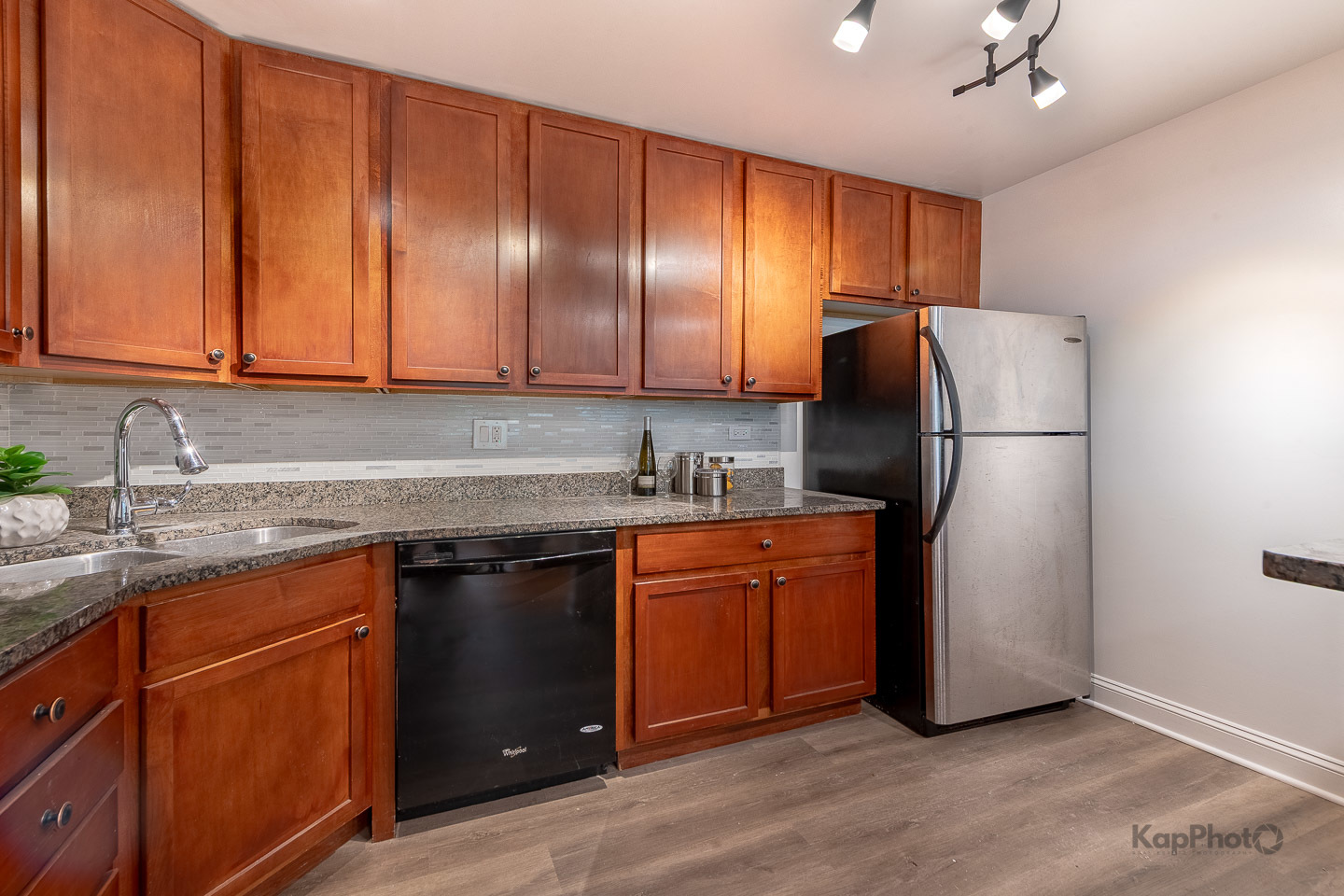 2501 W Touhy Avenue Unit: 201