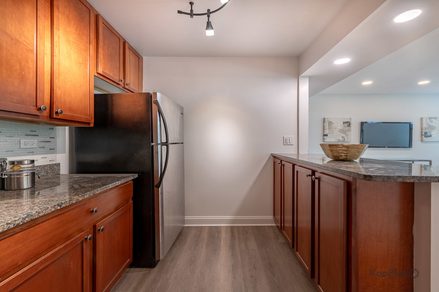 2501 W Touhy Avenue Unit: 201