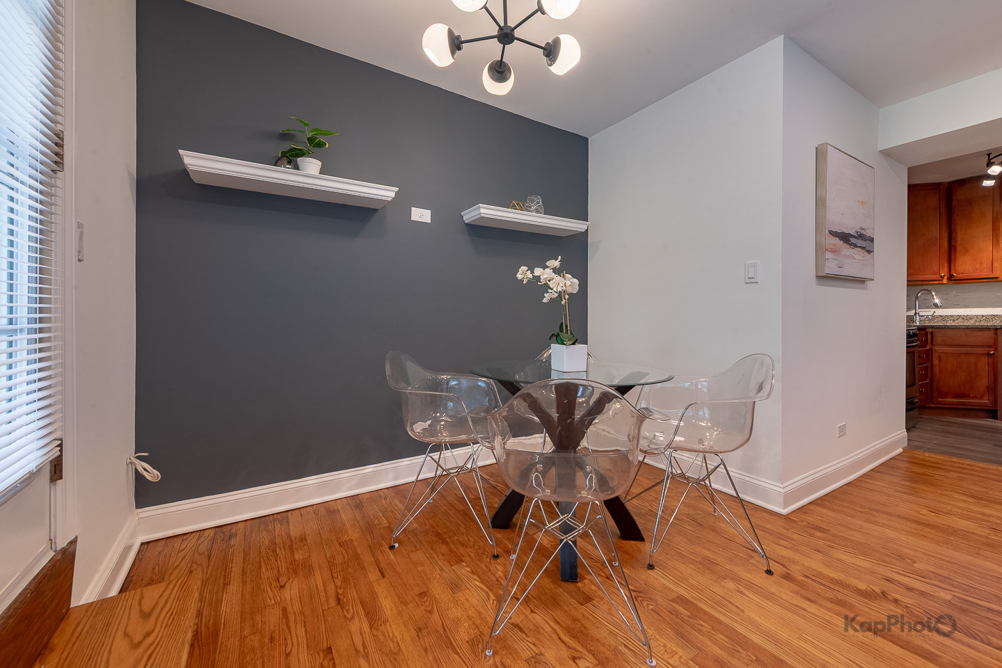 2501 W Touhy Avenue Unit: 201