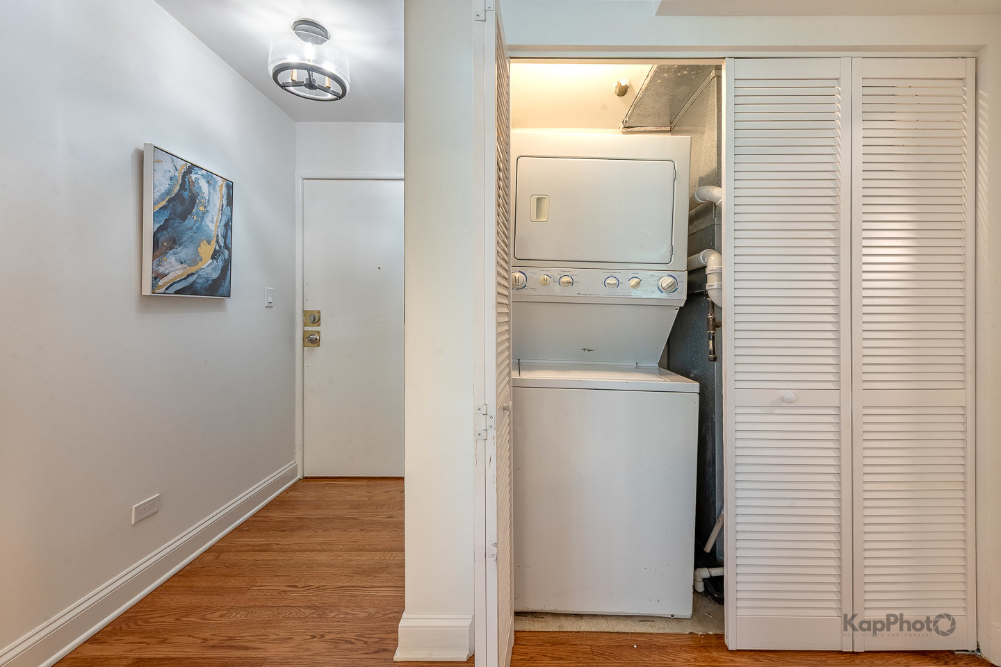 2501 W Touhy Avenue Unit: 201