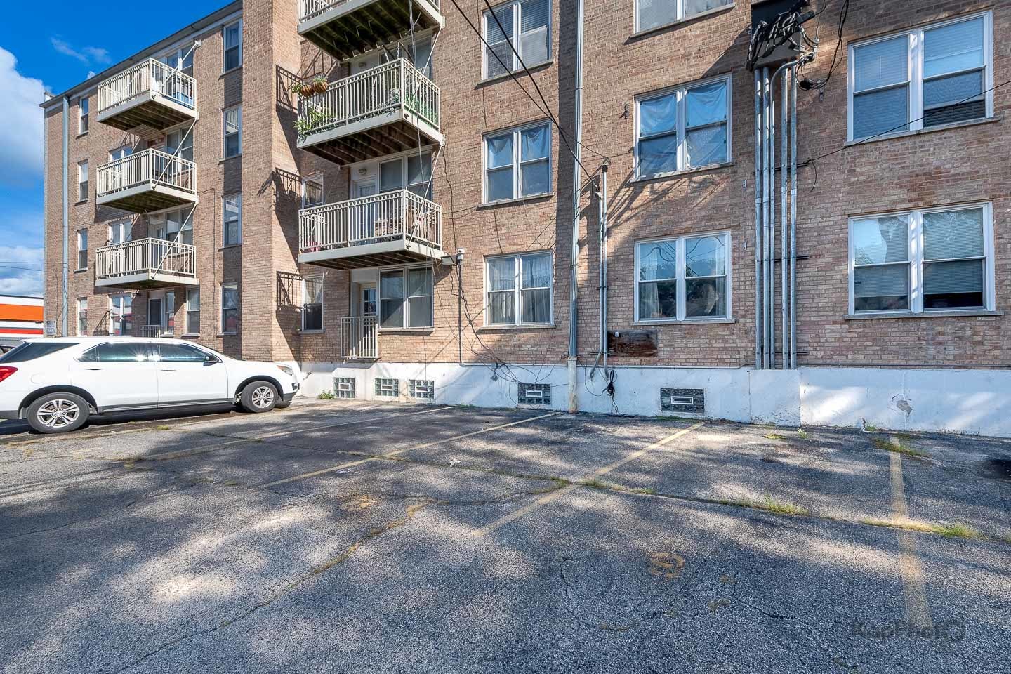 2501 W Touhy Avenue Unit: 201