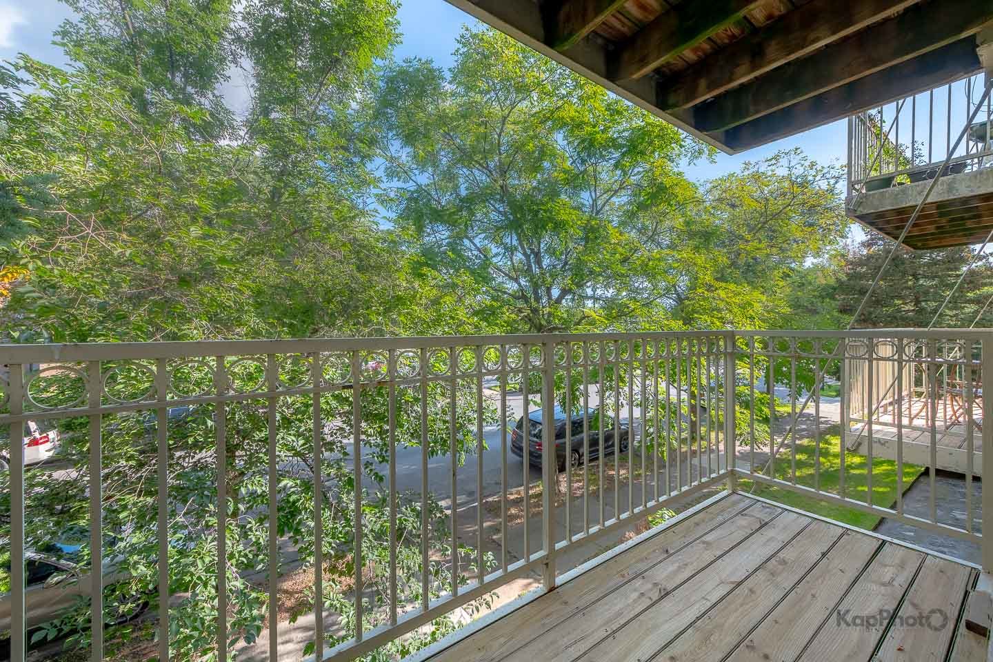 2501 W Touhy Avenue Unit: 201