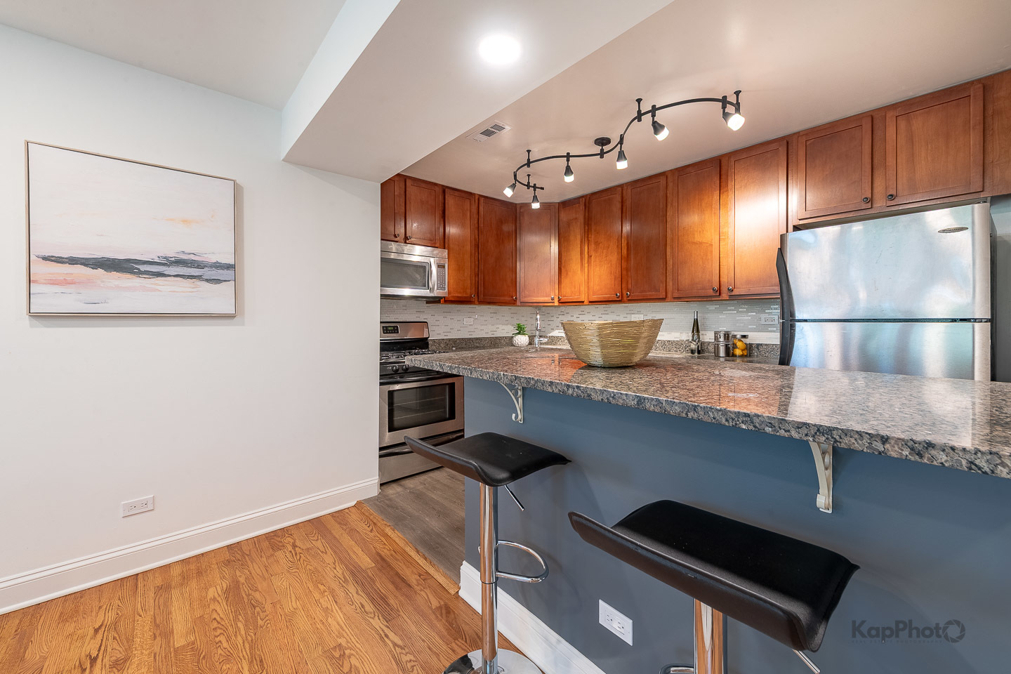 2501 W Touhy Avenue Unit: 201