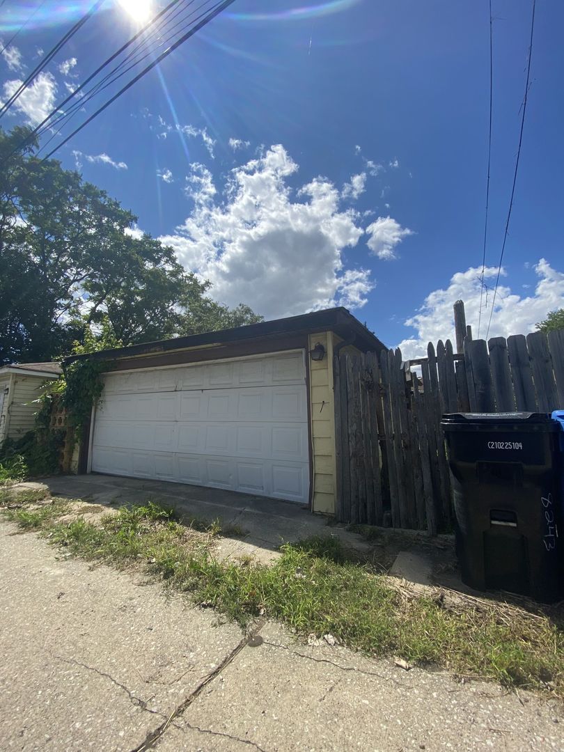 8243 S Wabash Avenue