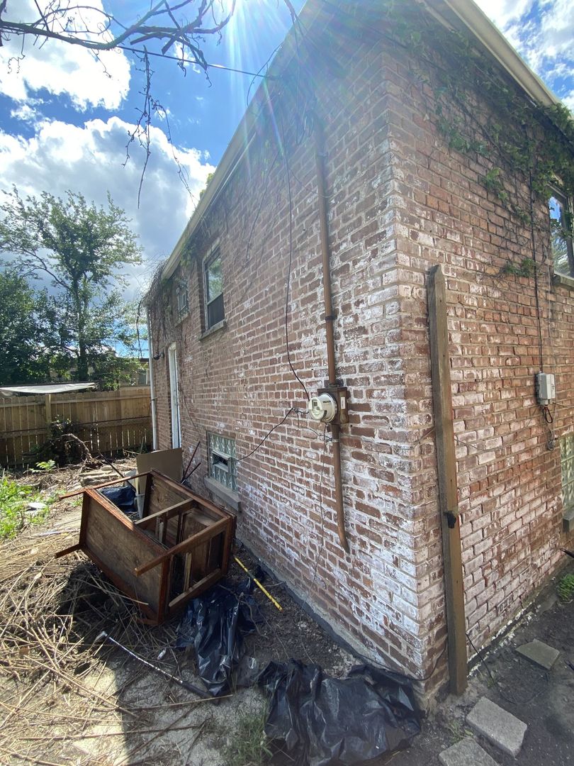 8243 S Wabash Avenue