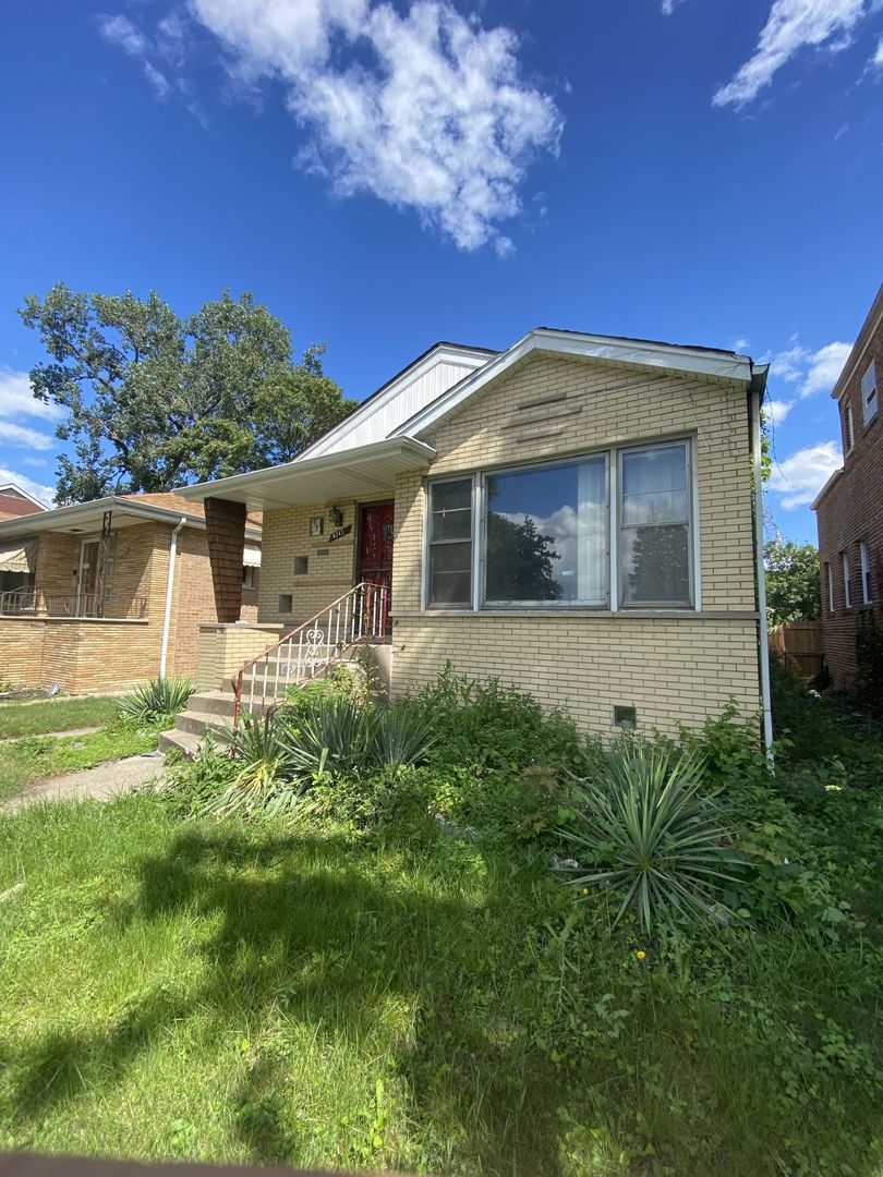 8243 S Wabash Avenue