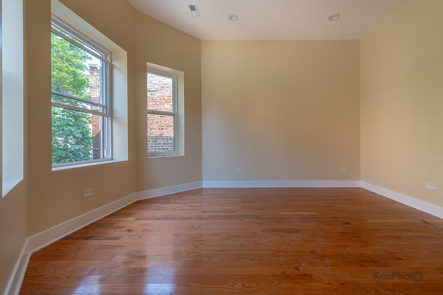 653 N Lawndale Avenue