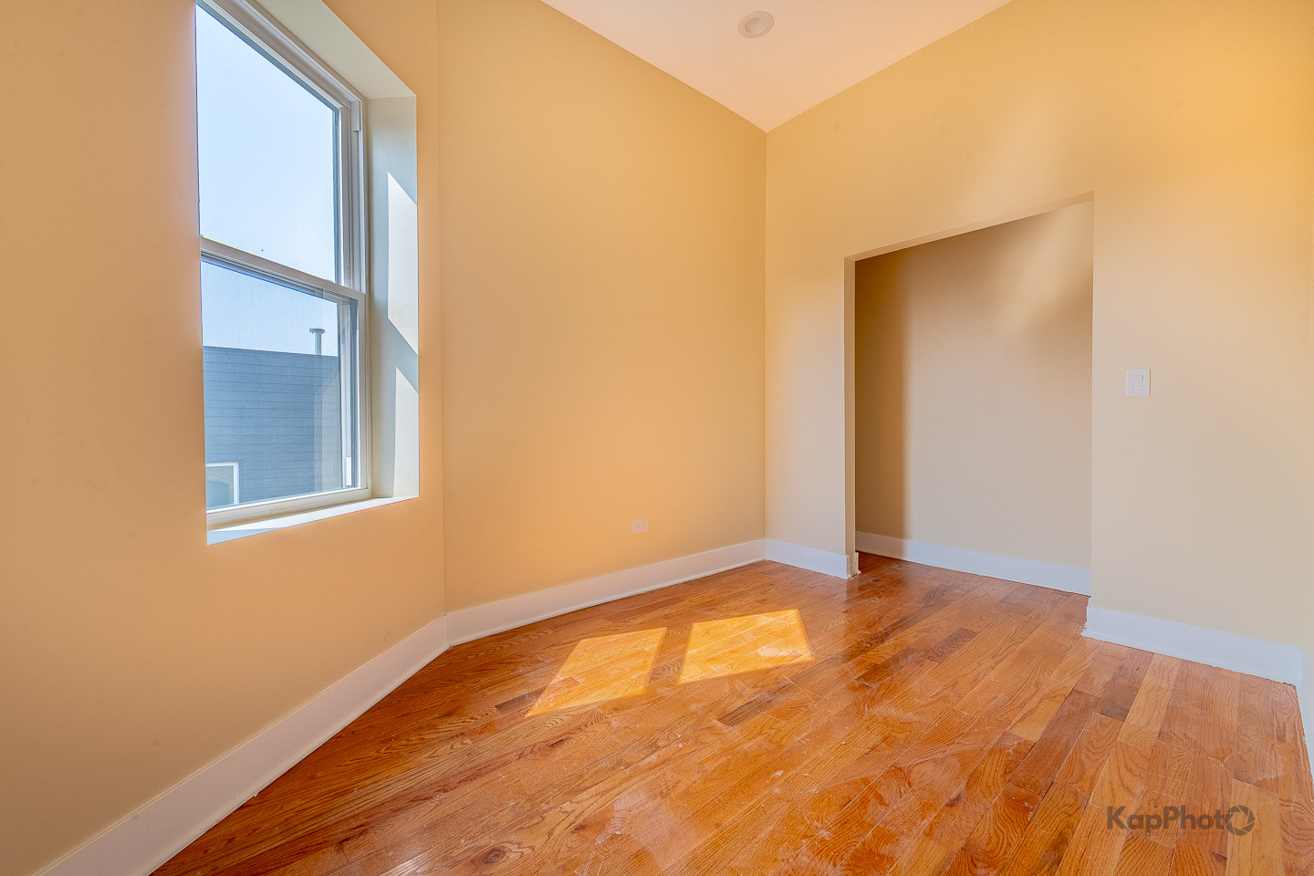 653 N Lawndale Avenue