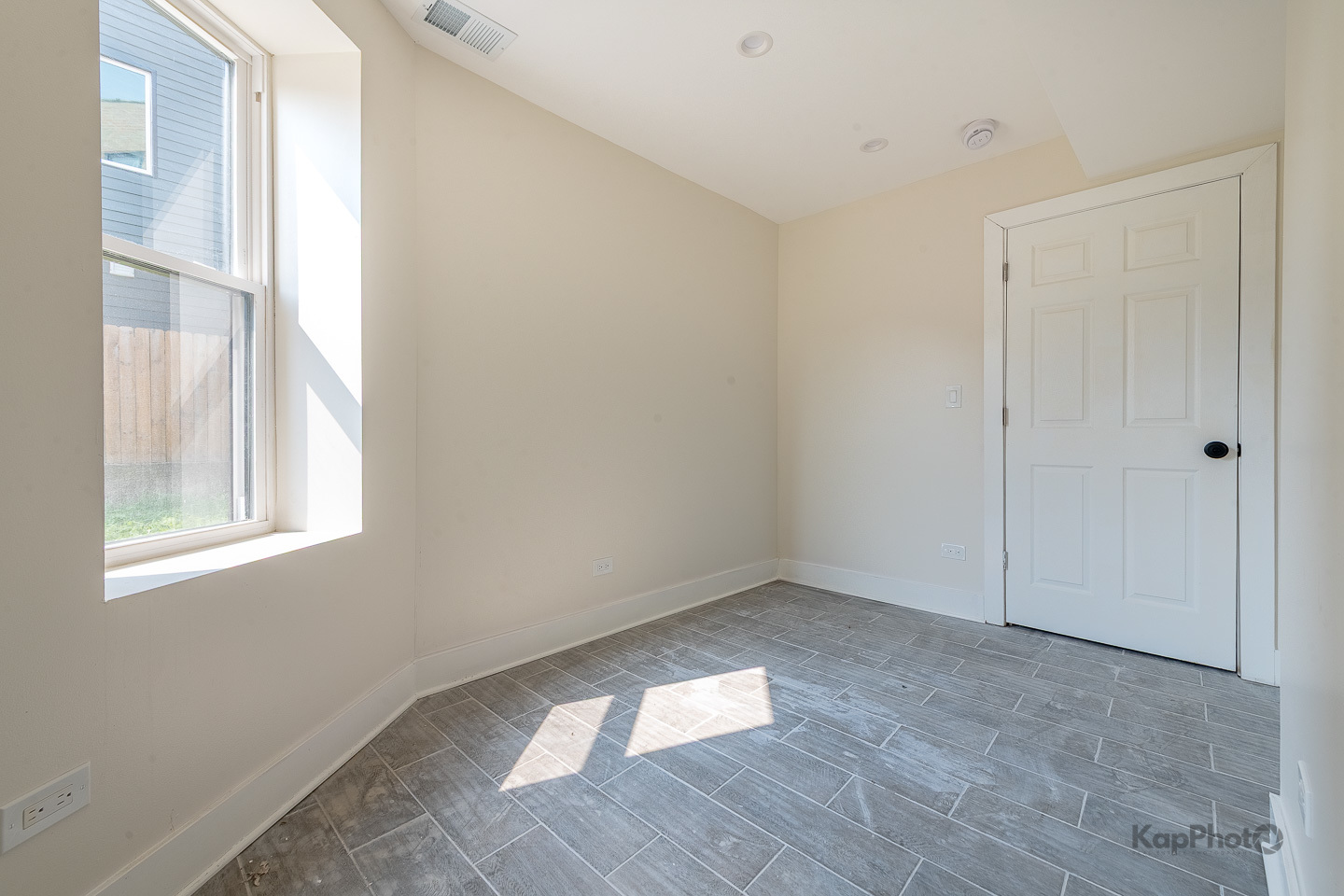 653 N Lawndale Avenue