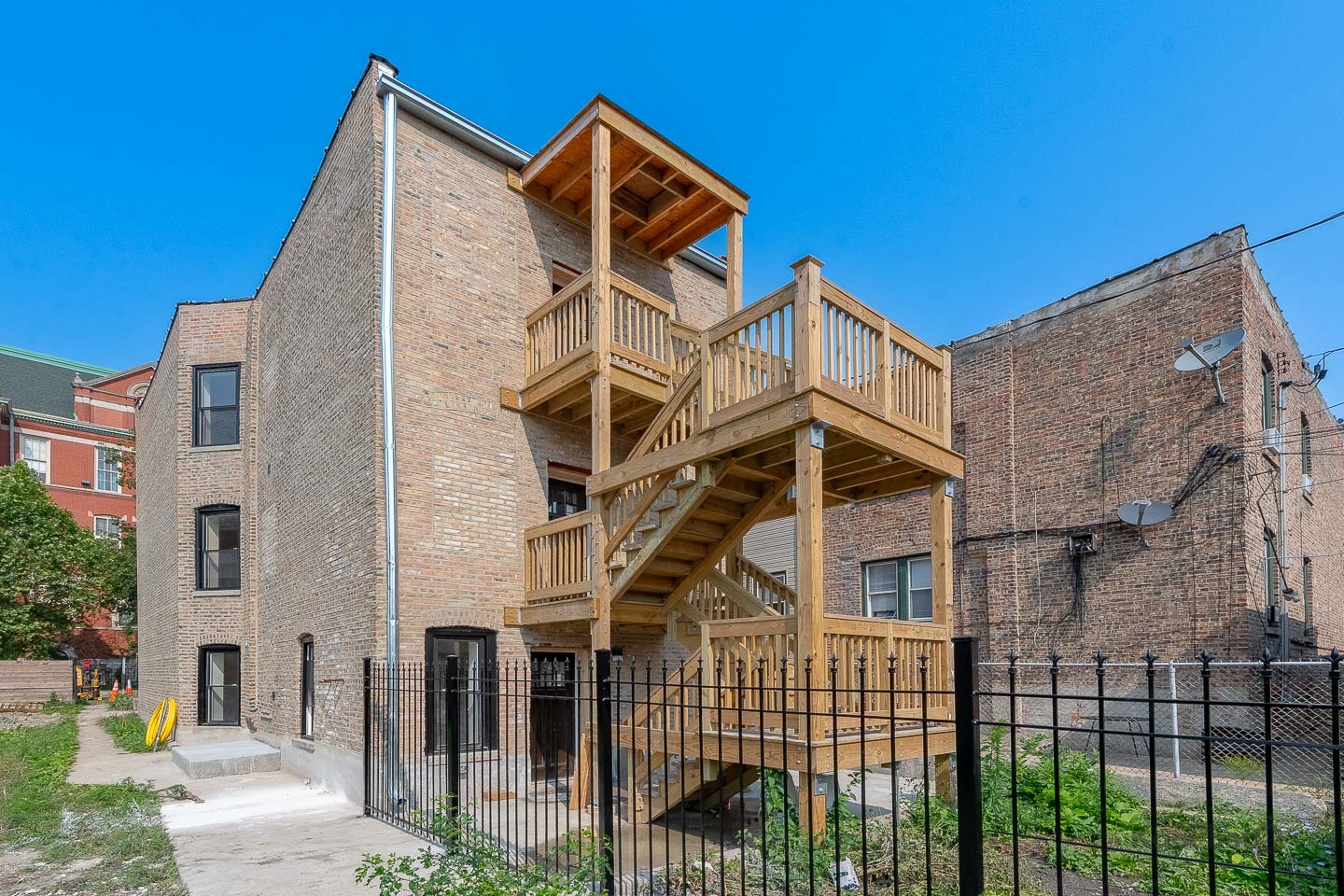 653 N Lawndale Avenue