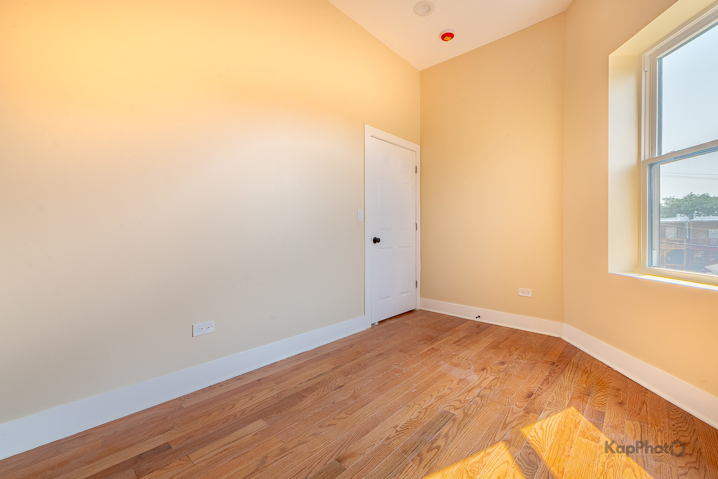 653 N Lawndale Avenue