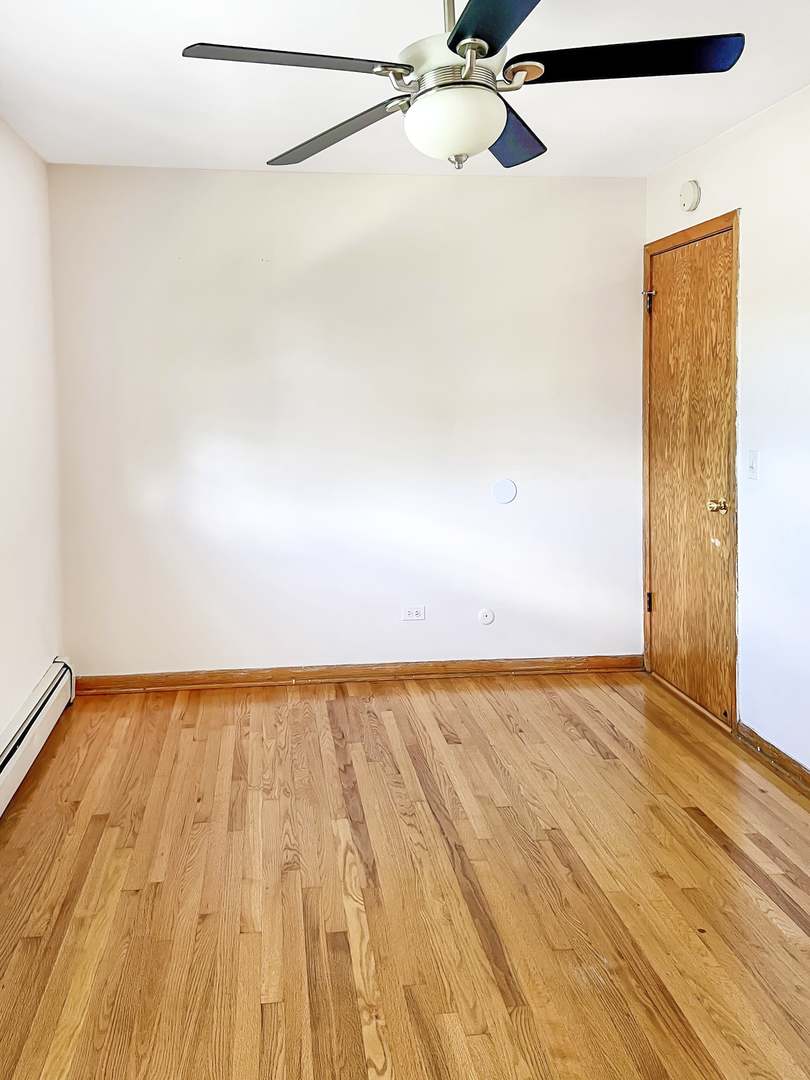 5043 W Cornelia Avenue Unit: 2