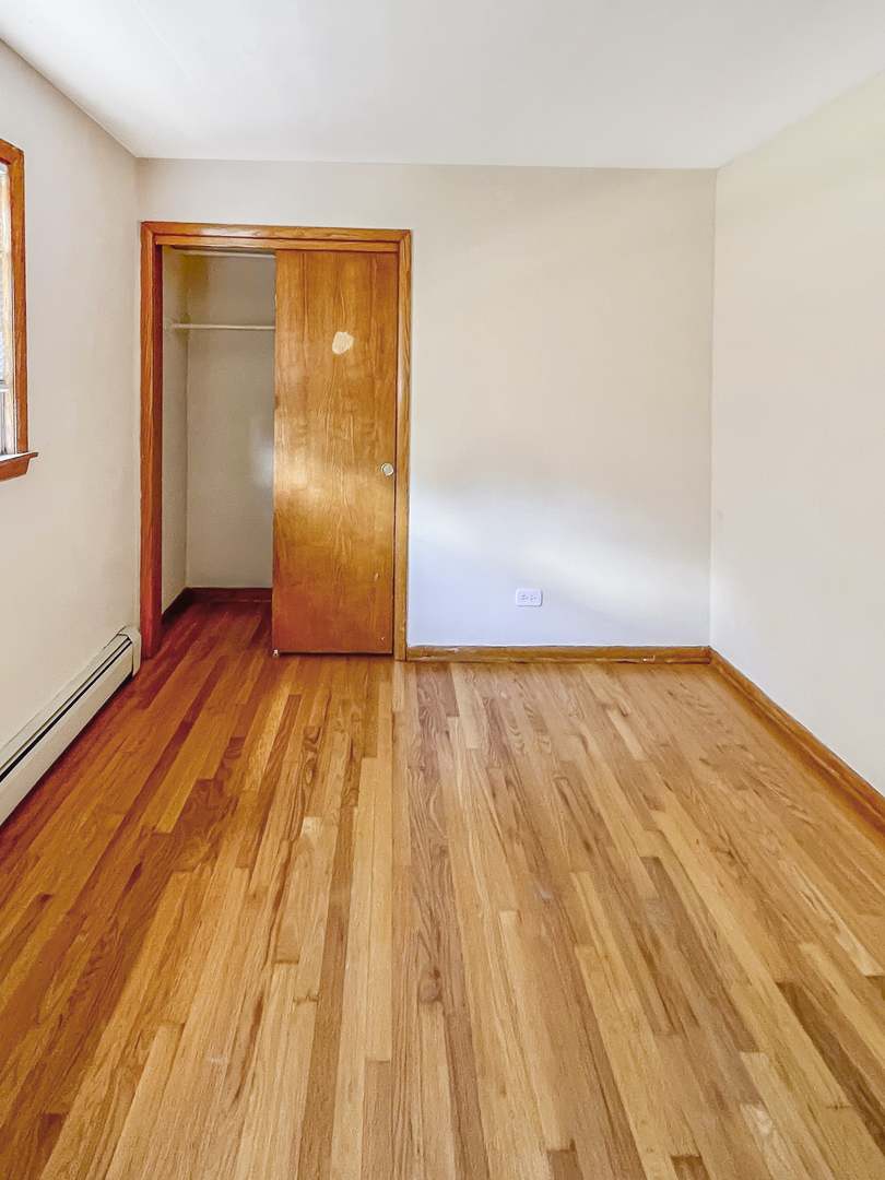 5043 W Cornelia Avenue Unit: 2