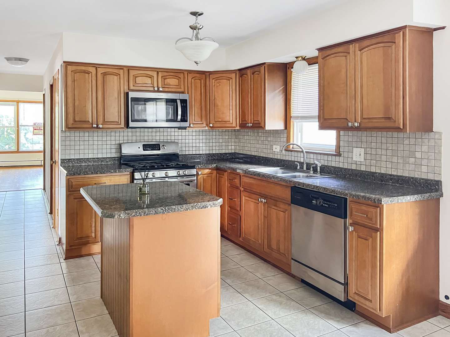 5043 W Cornelia Avenue Unit: 2