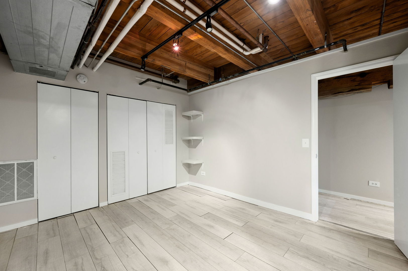 701 W Jackson Boulevard Unit: 102