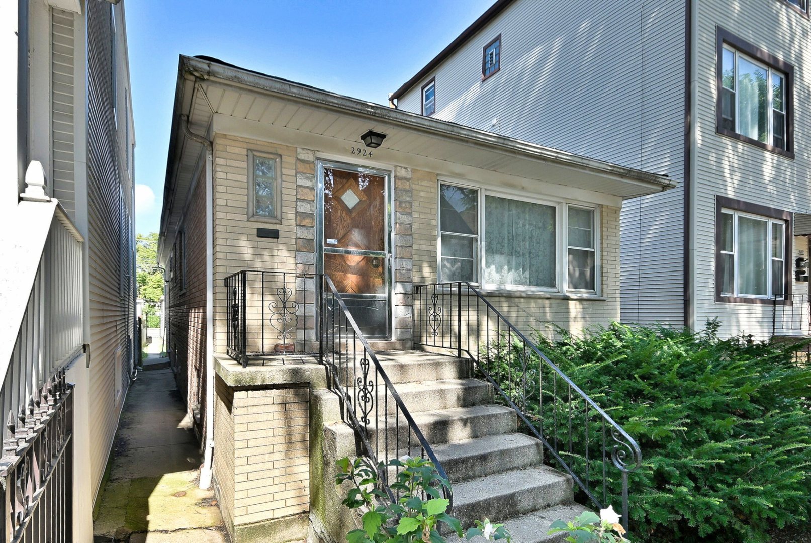 2924 N Dawson Avenue