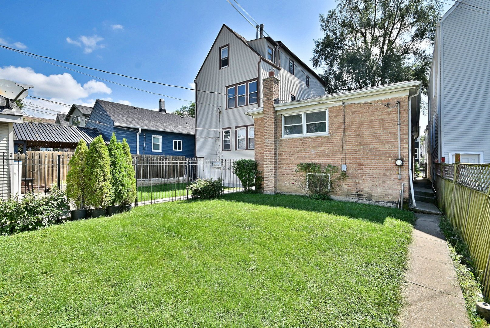 2924 N Dawson Avenue