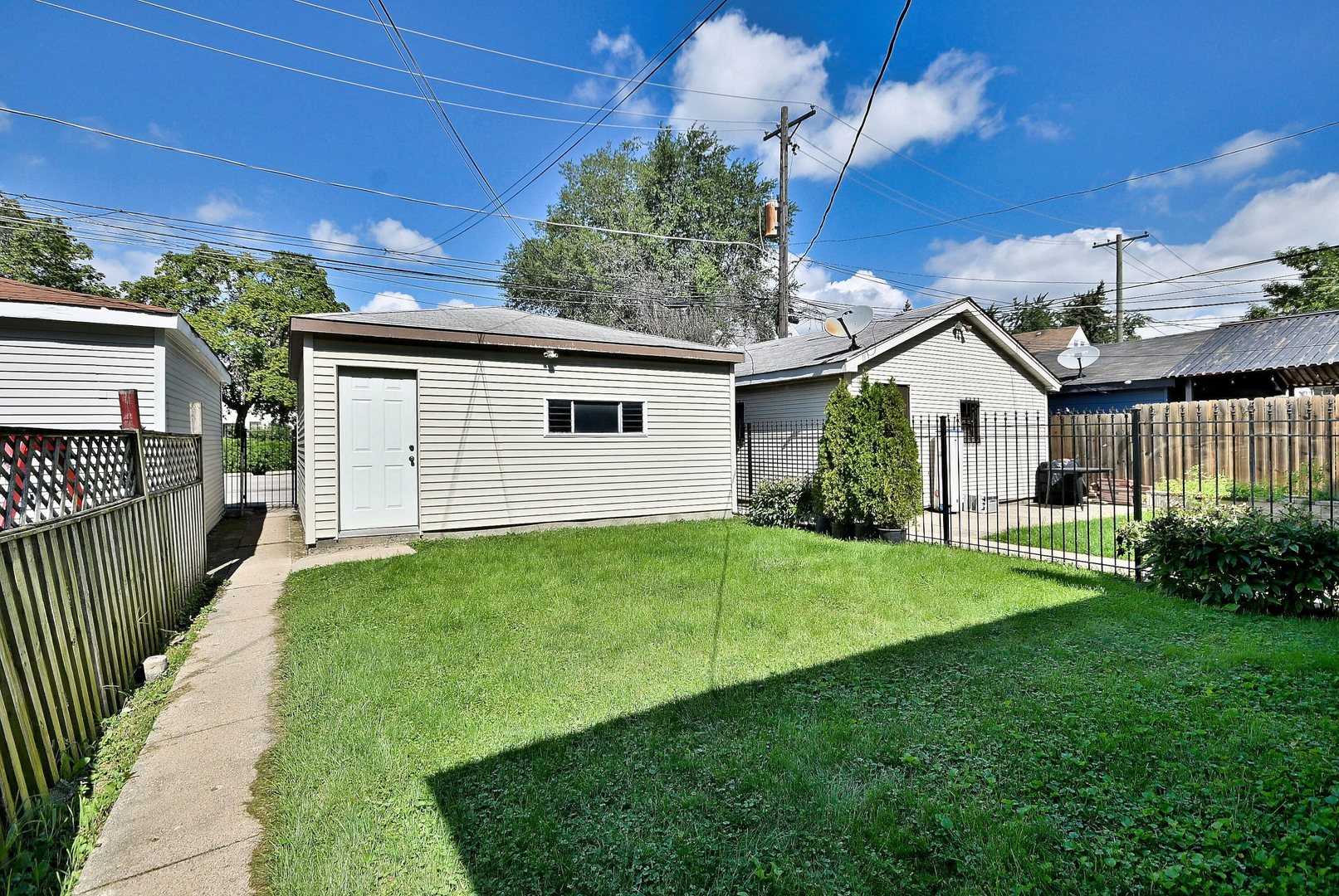 2924 N Dawson Avenue