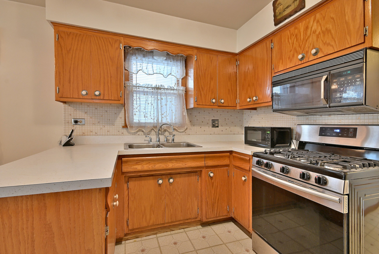 2924 N Dawson Avenue