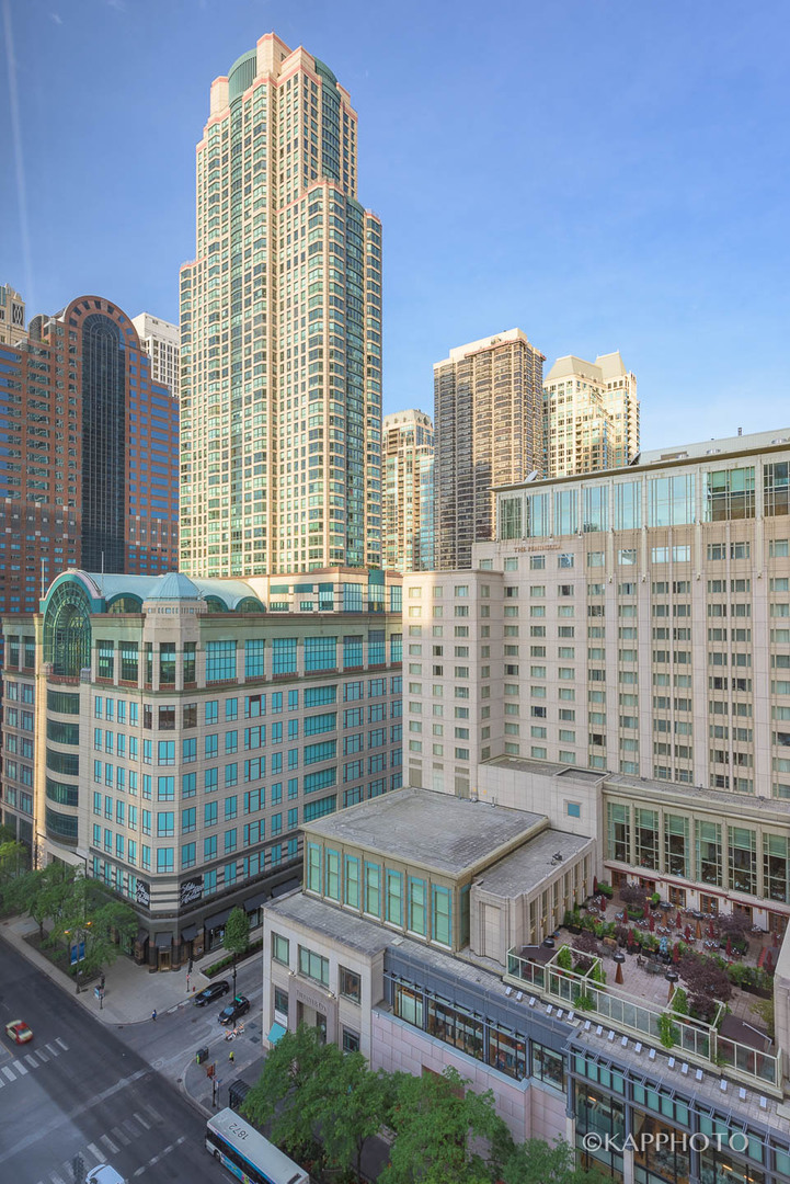 777 N Michigan Avenue Unit: 2108