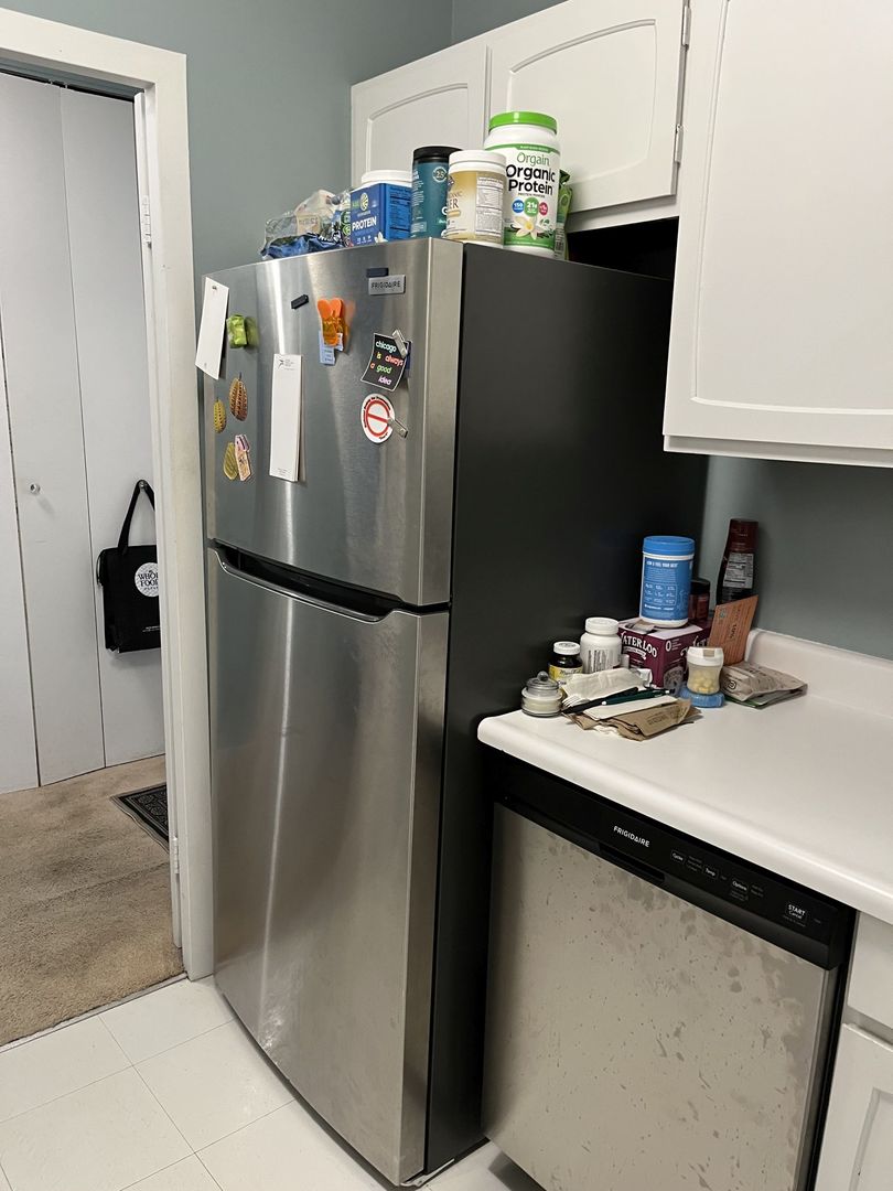 777 N Michigan Avenue Unit: 2108