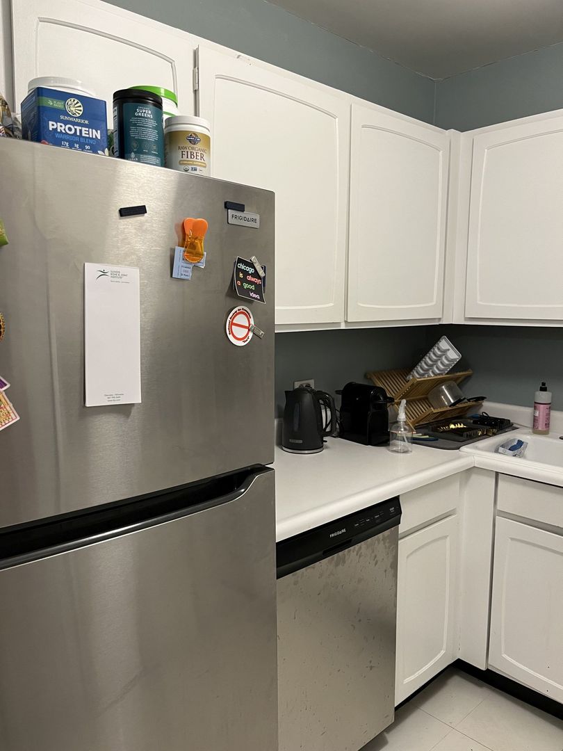 777 N Michigan Avenue Unit: 2108