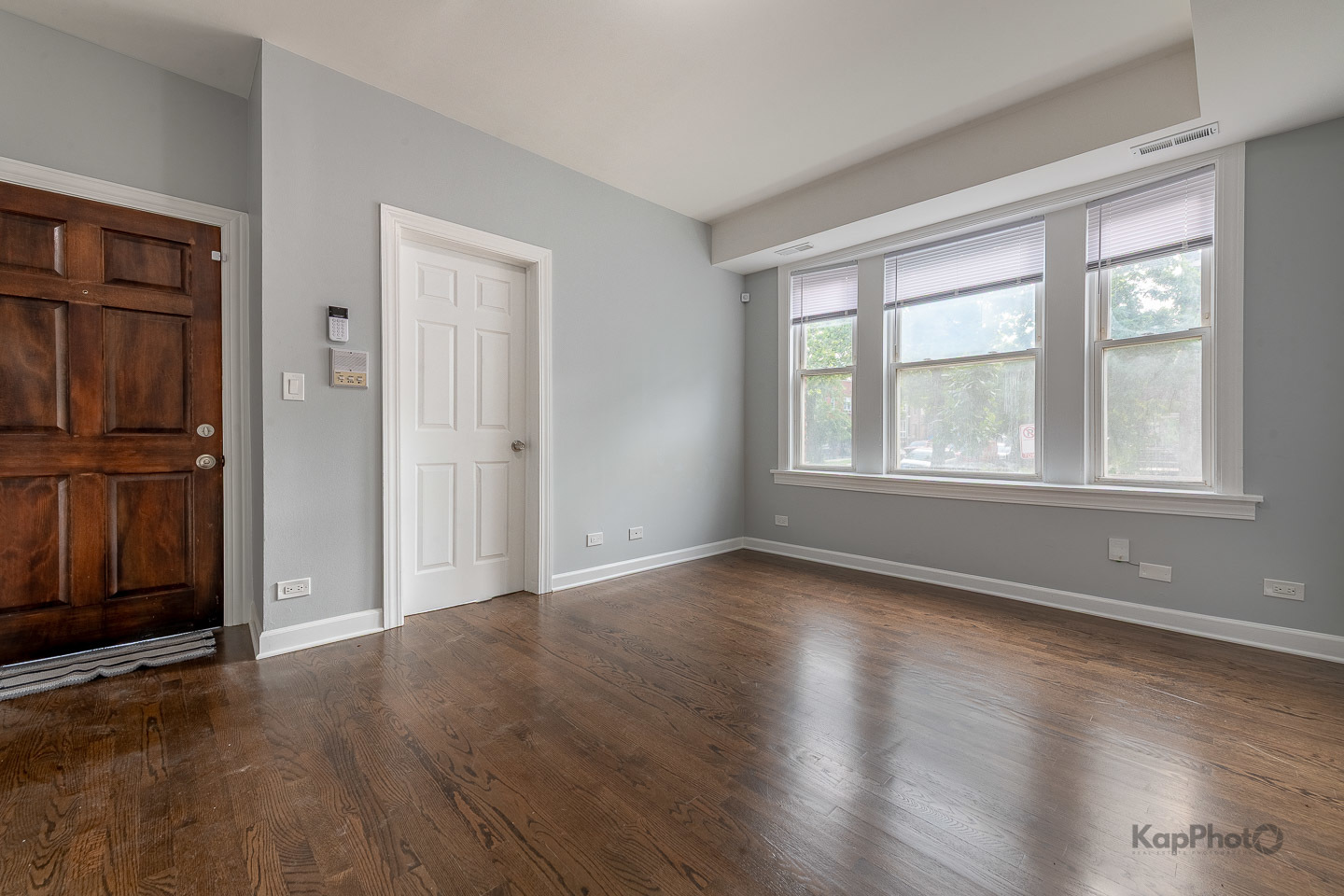 3601 W Le Moyne Street Unit: 1