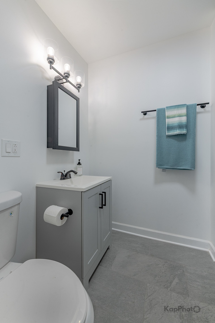 3601 W Le Moyne Street Unit: 1