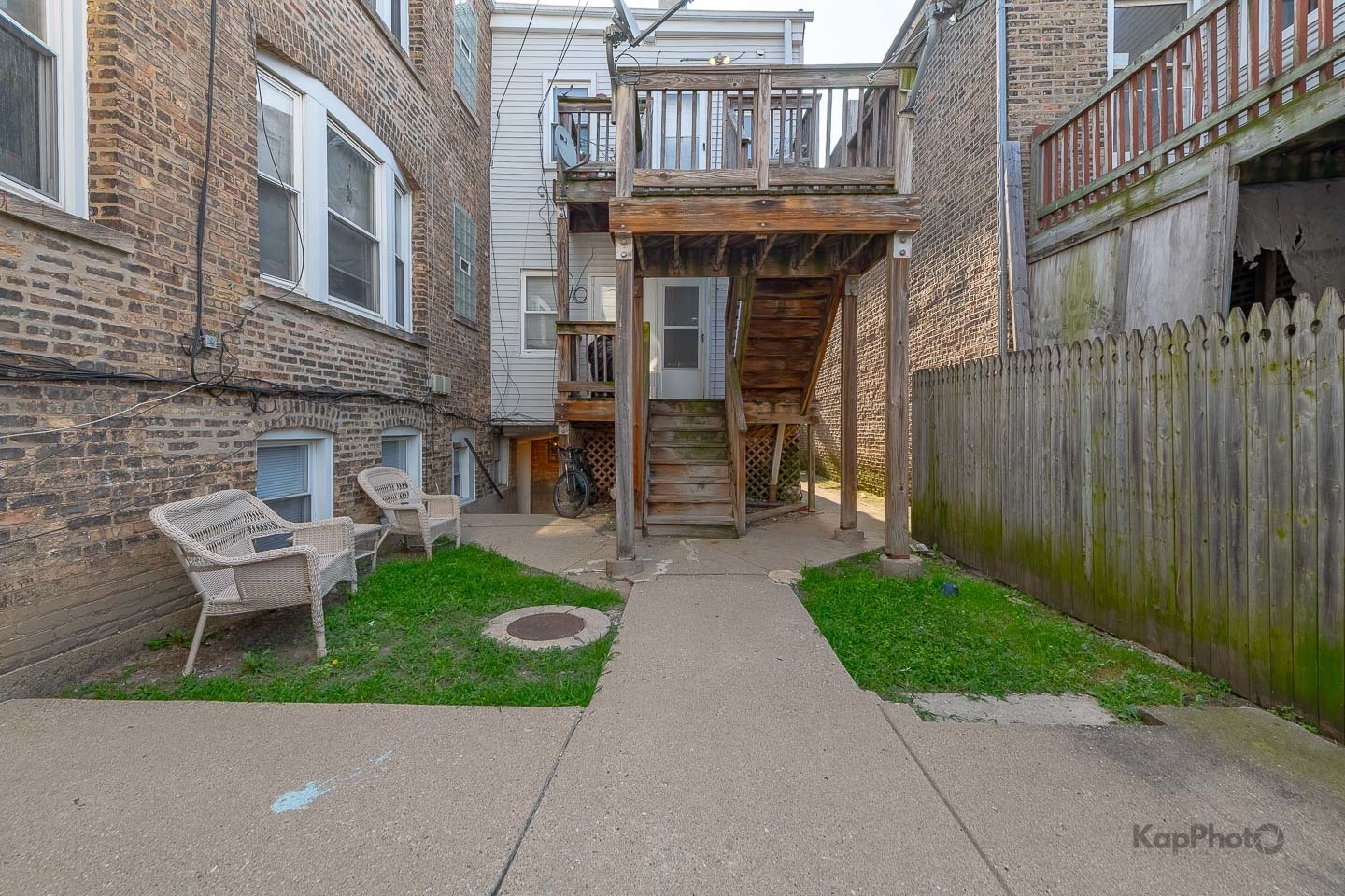 3601 W Le Moyne Street Unit: 1