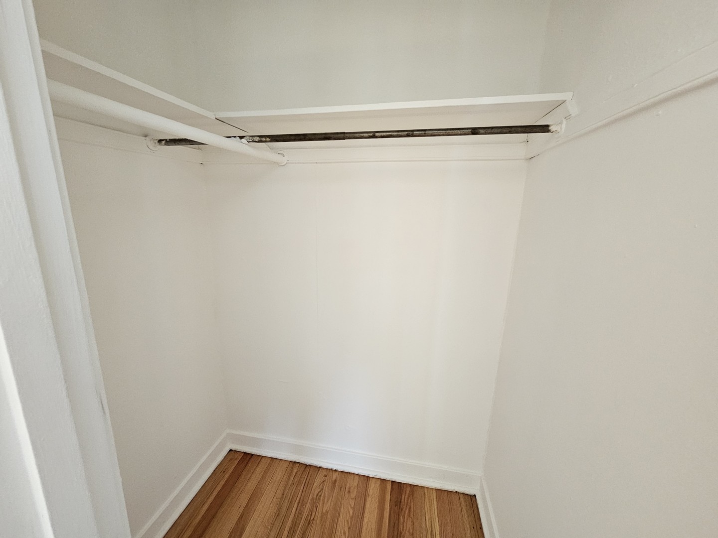 5507 N Campbell Avenue Unit: 2N