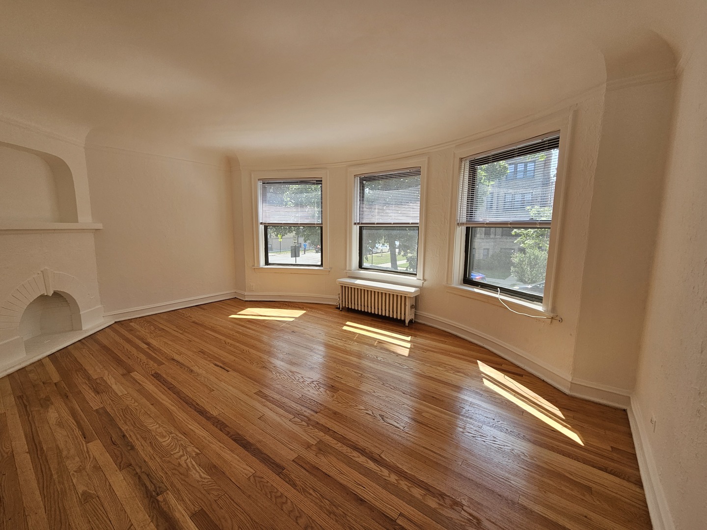 5507 N Campbell Avenue Unit: 2N