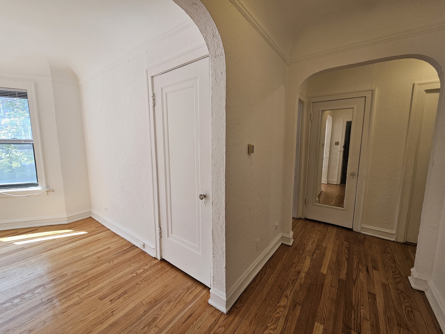 5507 N Campbell Avenue Unit: 2N