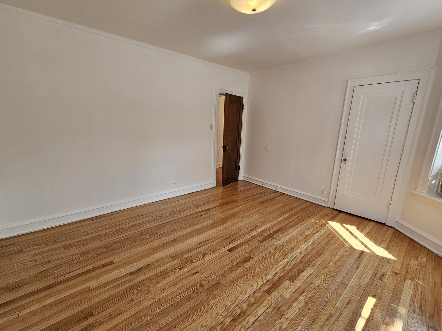 5507 N Campbell Avenue Unit: 2N