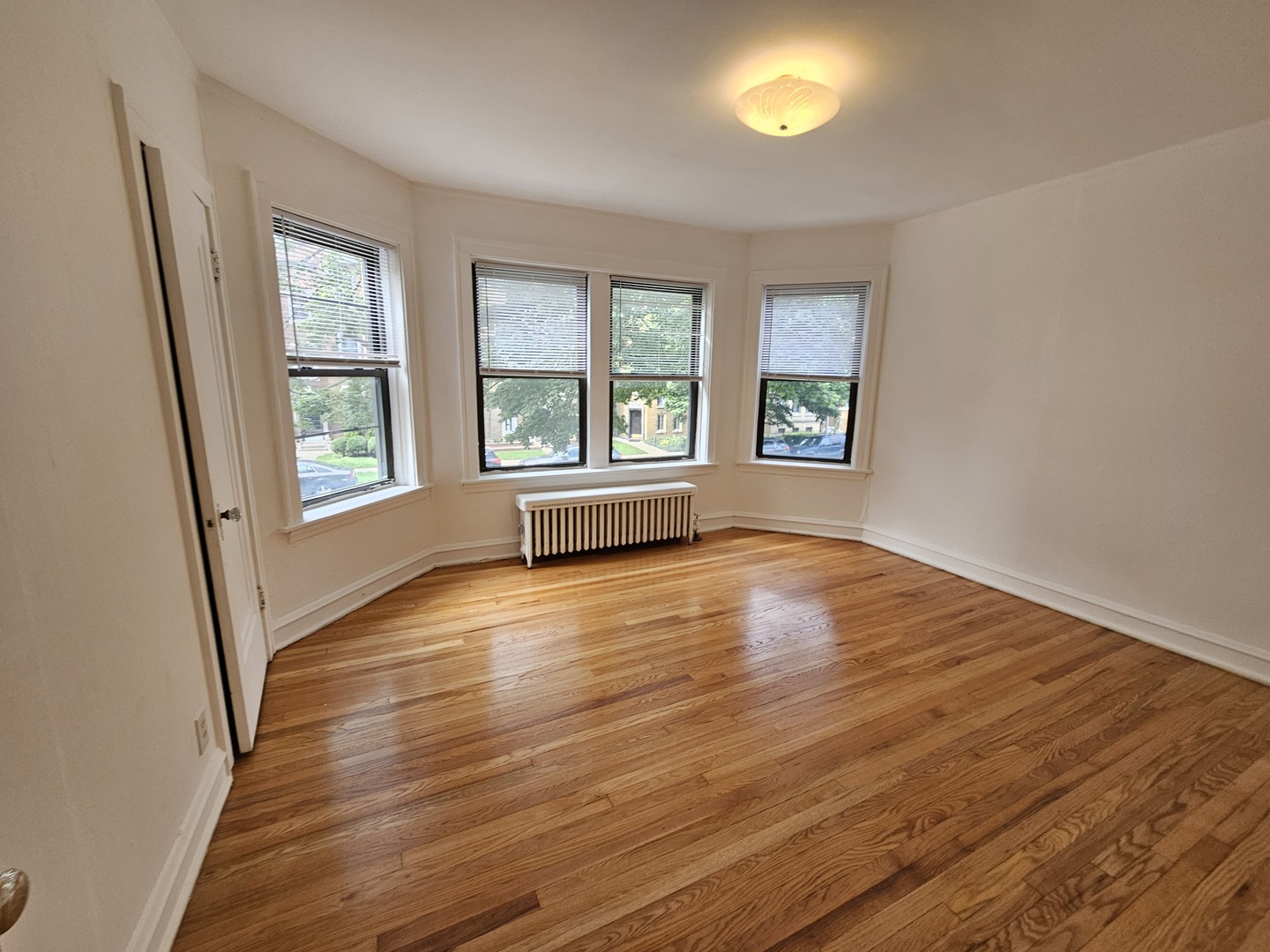 5507 N Campbell Avenue Unit: 2N