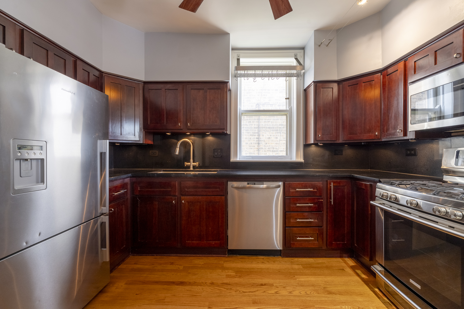 6712 N Maplewood Avenue