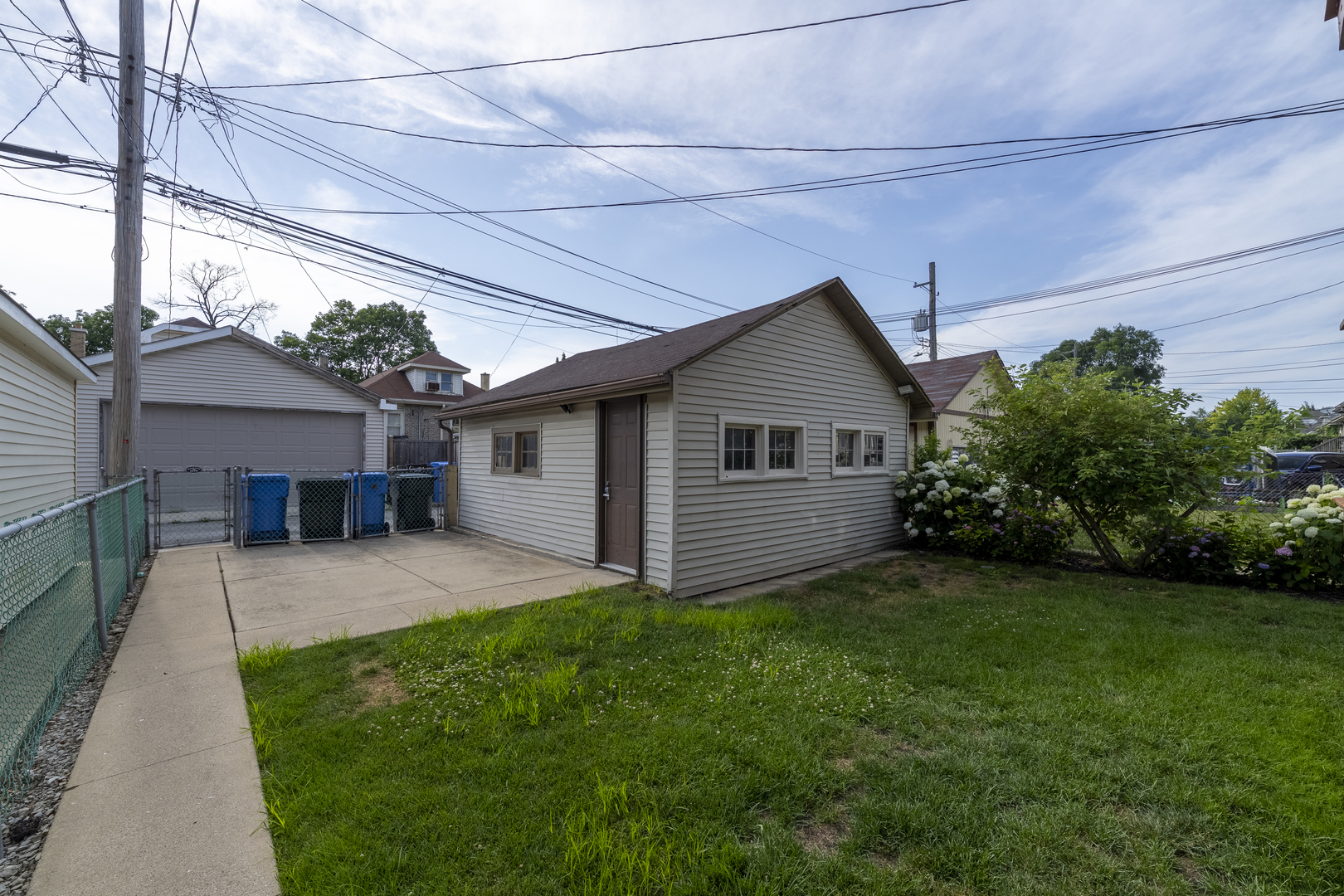 6712 N Maplewood Avenue