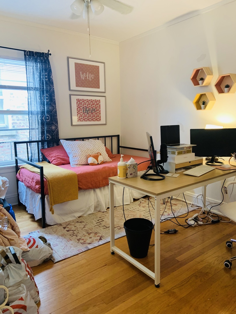 6712 N Maplewood Avenue